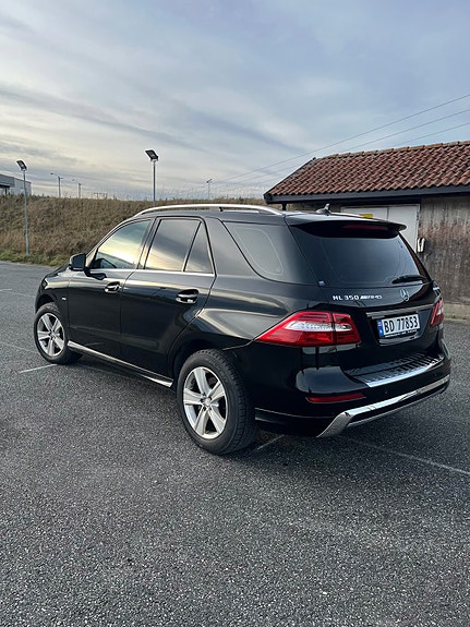 Mercedes-Benz ML350 13 of 22