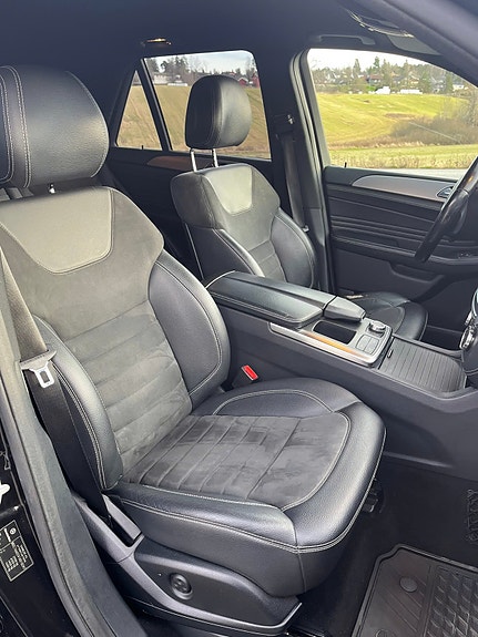 Mercedes-Benz ML350 18 of 22