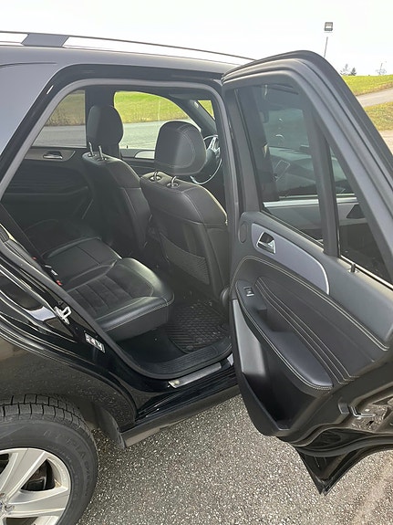 Mercedes-Benz ML350 16 of 22
