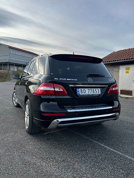 Mercedes-Benz ML350 12 of 22