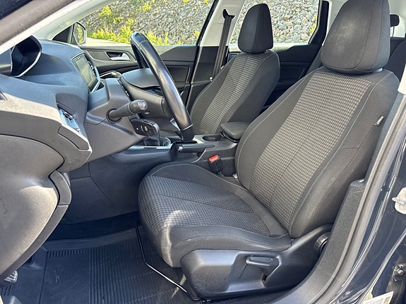 Peugeot 308 SW 17 of 30