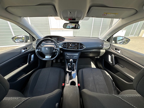 Peugeot 308 SW 16 of 30