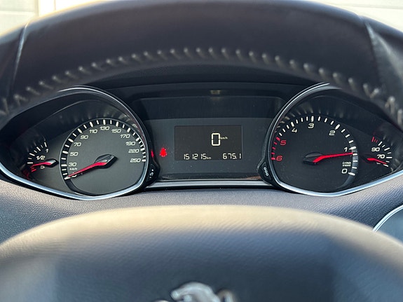 Peugeot 308 SW 26 of 30