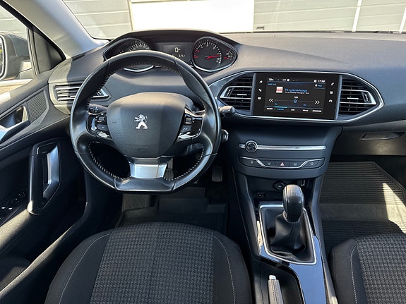 Peugeot 308 SW 24 of 30