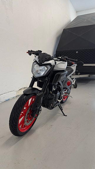 Yamaha MT-125 10 of 28