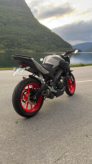 Yamaha MT-125 4 of 28