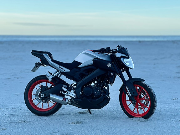 Yamaha MT-125 2 of 28