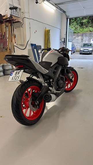 Yamaha MT-125 12 of 28