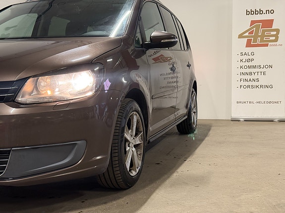 Volkswagen Touran 3 of 5