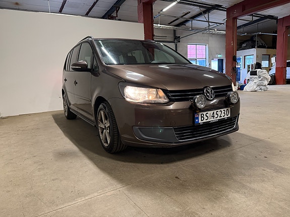 Volkswagen Touran 5 of 5