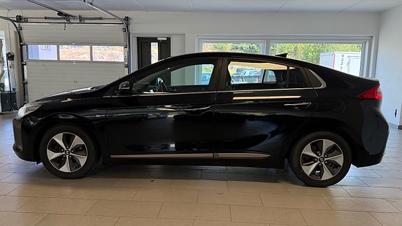 Hyundai IONIQ 5 of 5