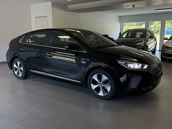 Hyundai IONIQ 2 of 5