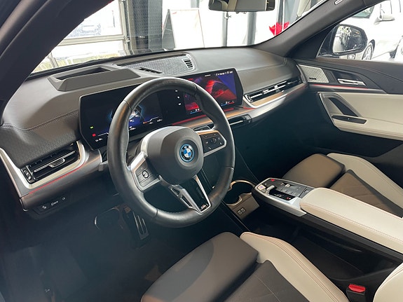 BMW iX2 10 of 15