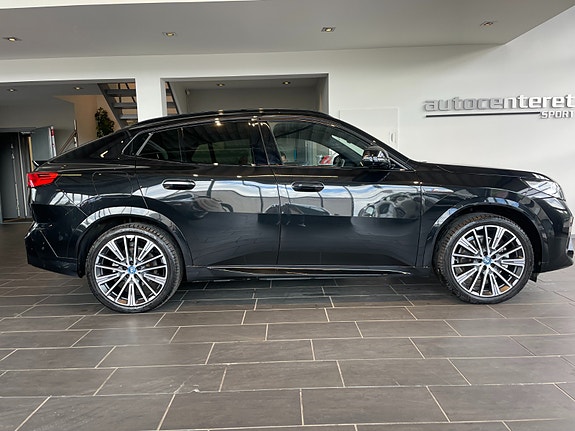 BMW iX2 2 of 15