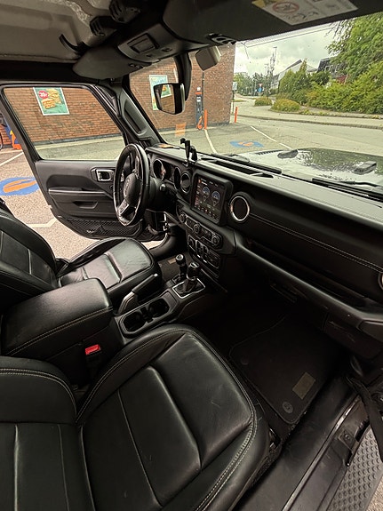 Jeep Wrangler 24 of 27