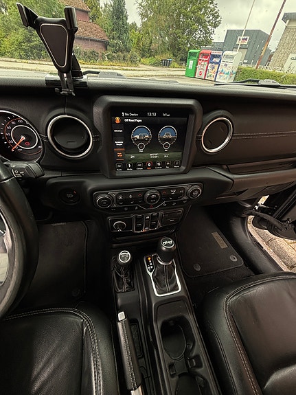 Jeep Wrangler 19 of 27