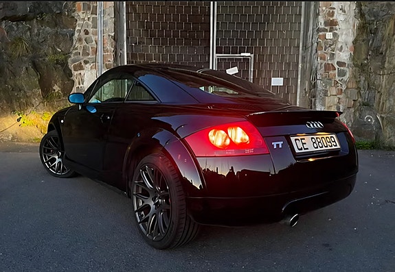 Audi TT 2 of 9