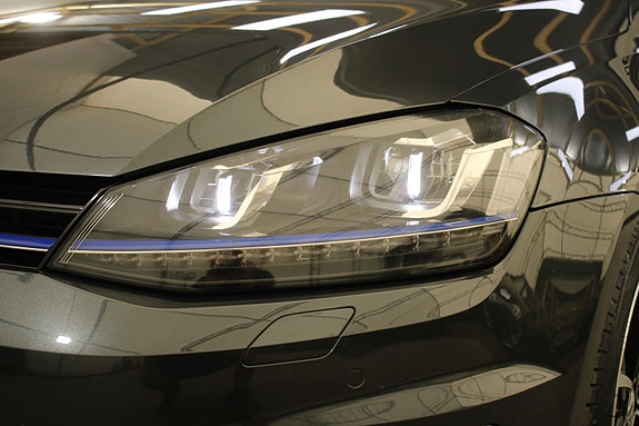 Volkswagen Golf VII 16 of 30