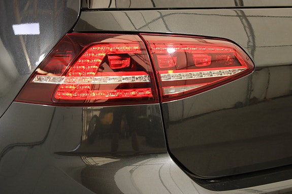 Volkswagen Golf VII 14 of 30