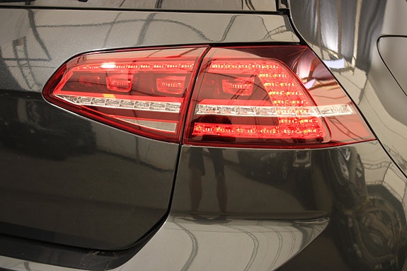 Volkswagen Golf VII 13 of 30