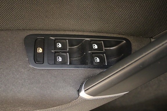 Volkswagen Golf VII 22 of 30