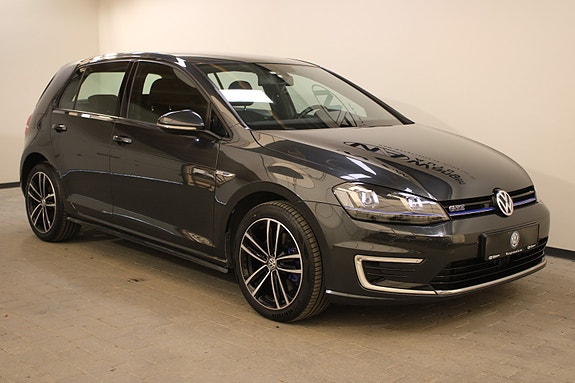 Volkswagen Golf VII 9 of 30