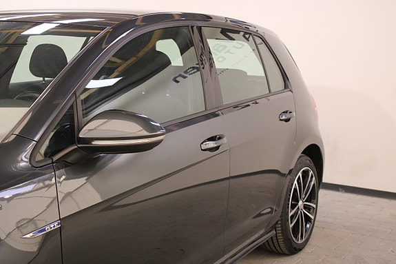 Volkswagen Golf VII 15 of 30