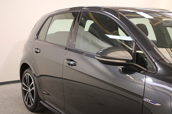 Volkswagen Golf VII 11 of 30