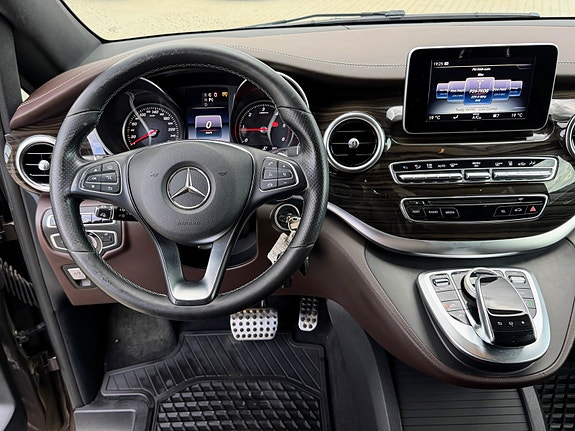 Mercedes-Benz V250 d 6 of 16