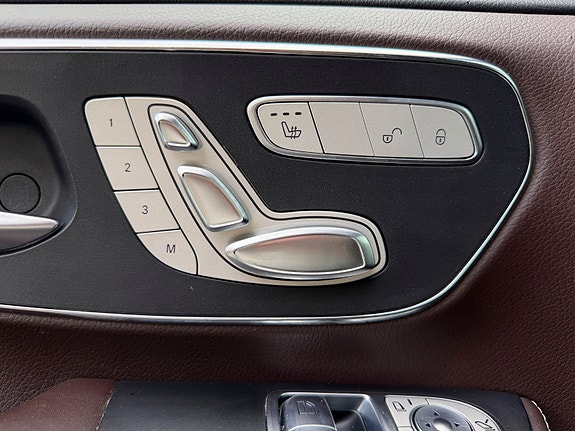 Mercedes-Benz V250 d 9 of 16