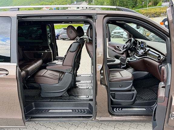Mercedes-Benz V250 d 13 of 16