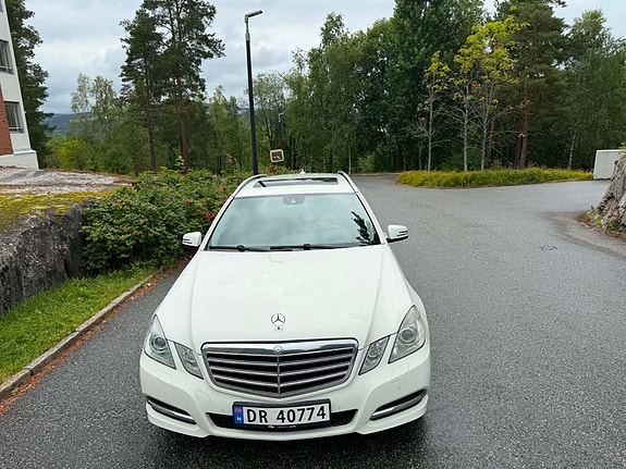 Mercedes-Benz E200 3 of 18