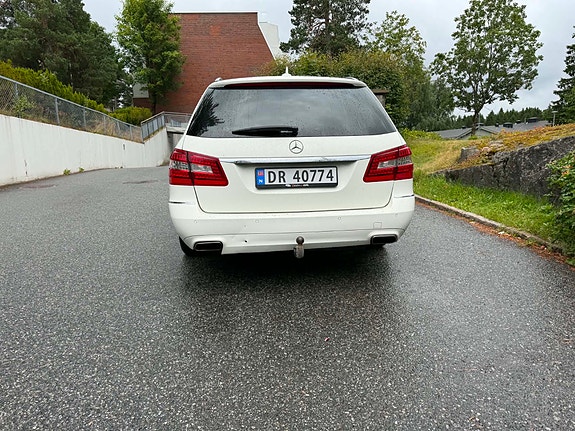 Mercedes-Benz E200 5 of 18