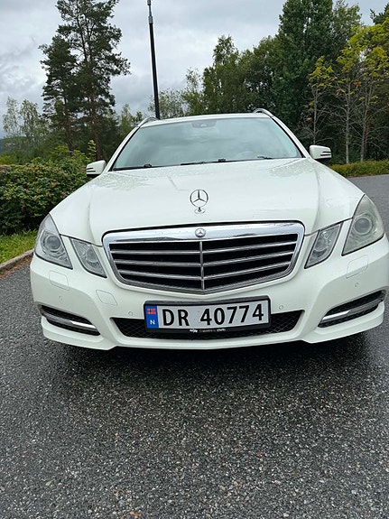 Mercedes-Benz E200 11 of 18