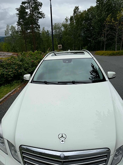 Mercedes-Benz E200 8 of 18