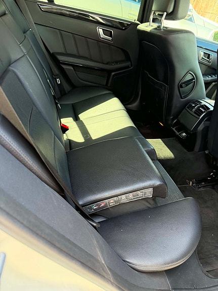Mercedes-Benz E200 12 of 18