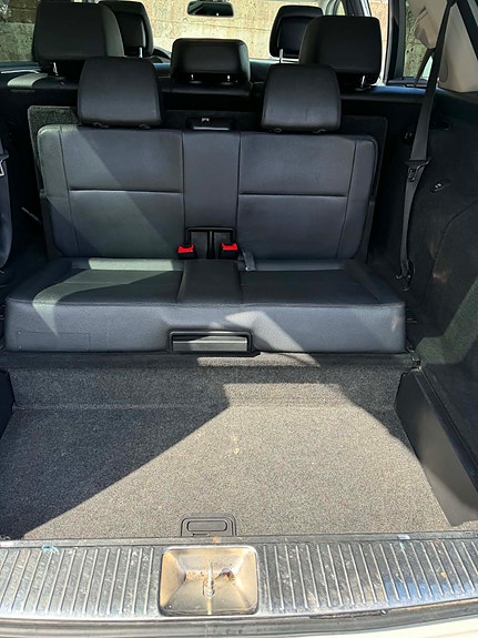 Mercedes-Benz E200 14 of 18