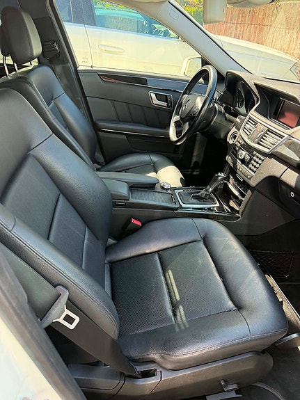Mercedes-Benz E200 15 of 18