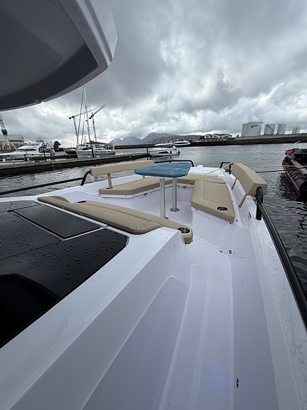 Axopar 29 XC Cross Cabin | Brabus Line | Leveringsklar | 2 x 200HK 5 of 30