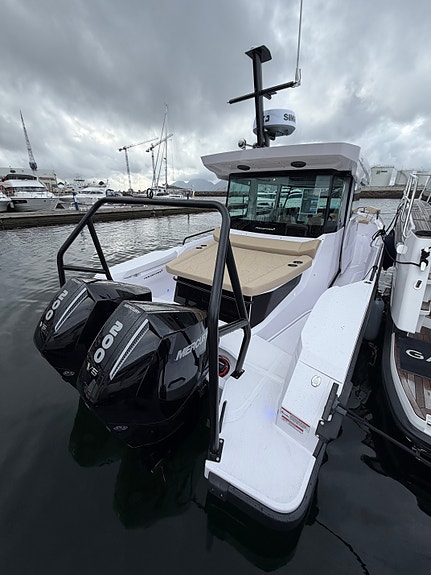 Axopar 29 XC Cross Cabin | Brabus Line | Leveringsklar | 2 x 200HK 3 of 30