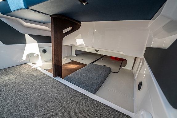 Axopar 29 XC Cross Cabin | Brabus Line | Leveringsklar | 2 x 200HK 14 of 30