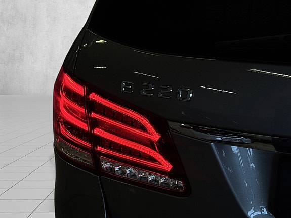 Mercedes-Benz E-Klasse 7 of 30