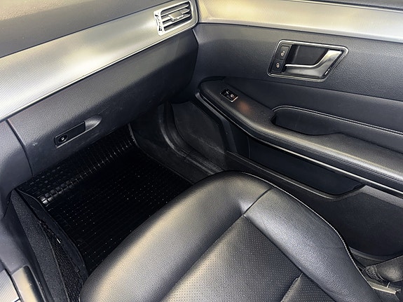 Mercedes-Benz E-Klasse 25 of 30