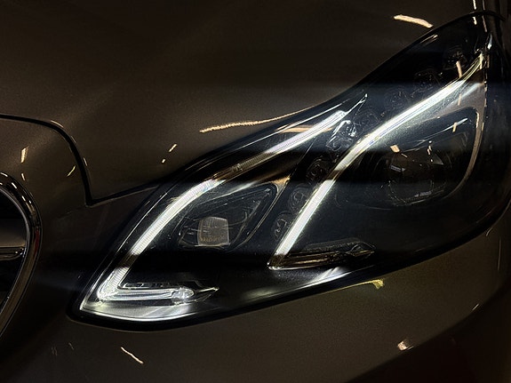 Mercedes-Benz E-Klasse 8 of 30
