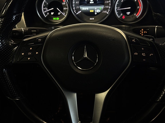 Mercedes-Benz E-Klasse 17 of 30