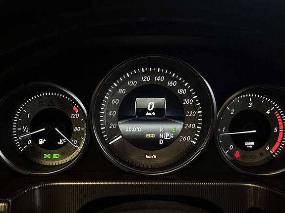 Mercedes-Benz E-Klasse 18 of 30