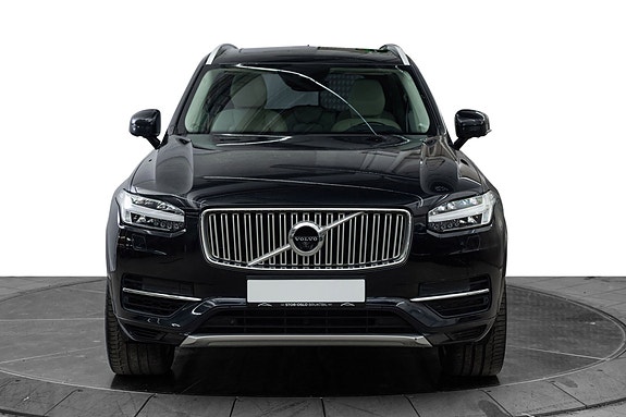 Volvo XC90 3 of 5