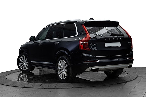 Volvo XC90 2 of 5