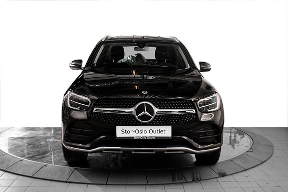 Mercedes-Benz GLC300 e 3 of 5