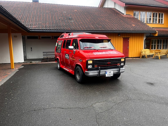 Chevrolet G20 3 of 5